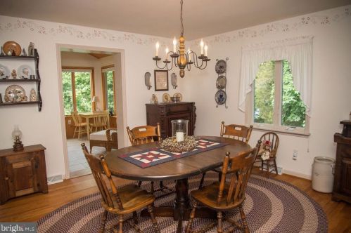 61 Lakeview Dr, Pilesgrove NJ 08098-2081 exterior