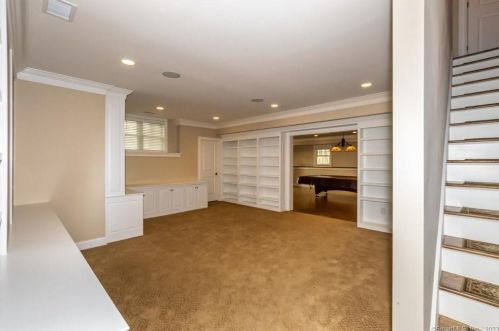 18 Heron Pond Rd, Essex CT  06426-1466 exterior