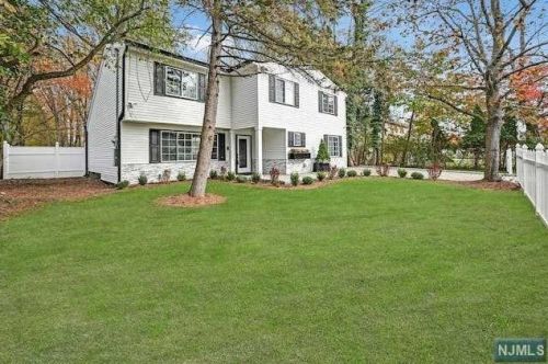 213 Henmarken Dr, Rockleigh, NJ 07647-1705