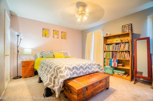 88 Rita Ln, Jackson Twp NJ  08527-2367 exterior