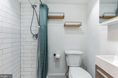 5322 Columbia Ave, Philadelphia PA  19131-3343 exterior