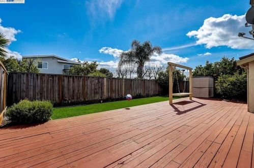 1150 Denton Ave, Hayward CA 94545-1942 exterior