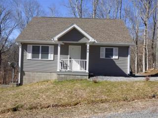 189 Beechwood Dr, Golden Pond, KY 42211-7235