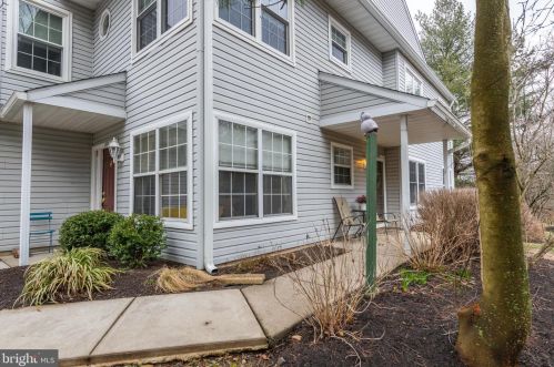 2008 Lynbrooke Dr, Yardley, PA 19067-7268