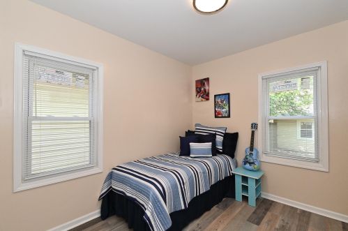 4902 Hoyt Pl, Milwaukee WI  53216-2331 exterior