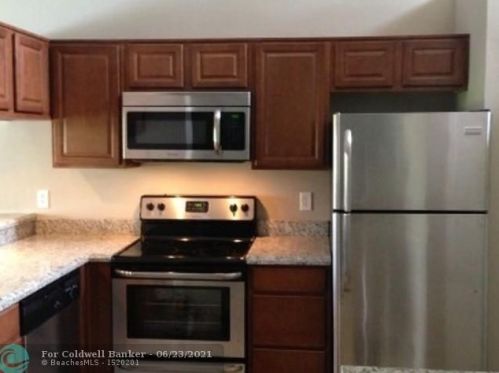 8205 Glenmoor Dr, West Palm Beach, FL 33409-2830