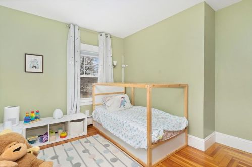 136 Whitford Ave, Providence RI  02908-3430 exterior