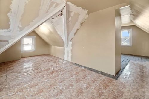 289 Carroll Ave, Bridgeport CT  06607-1801 exterior