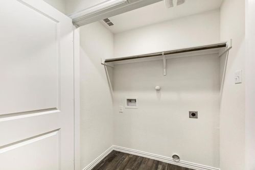 2208 Sayle St, Greenville TX  75401-3138 exterior