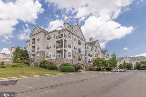 4303 Lydia Hollow Dr, Glen Mills, PA 19342-1068