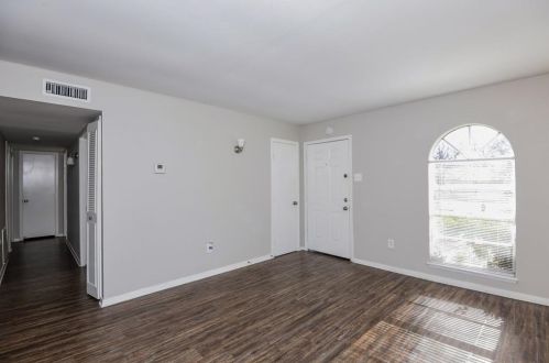 129 Sheffield Dr, Cedar Hill TX  75104-2709 exterior