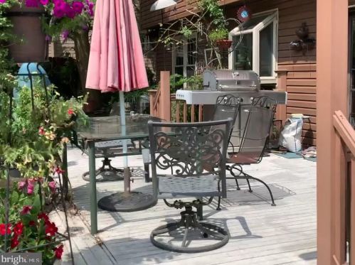 1331 Westminster Dr, Downingtown PA  19335-3652 exterior