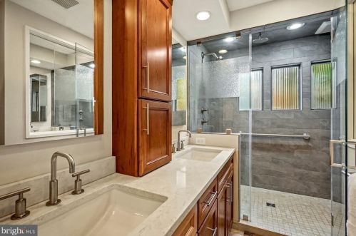 2810 Battery Pl, Washington DC  20016-3439 exterior