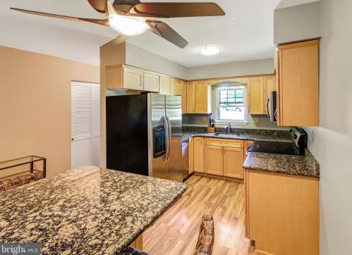 248 Carlyn Ct, Downingtown, PA 19335-4203