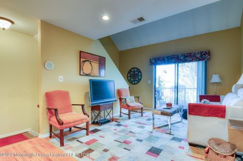 23 Ginger Ct, Tinton Falls, NJ 07724-1869
