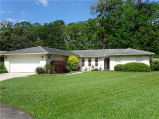 635 Queens Cir, Lakeland FL  33803-4622 exterior