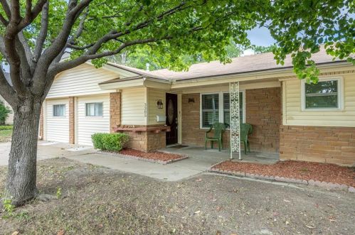 3305 Phoenix Dr, Fort Worth, TX 76116-6307