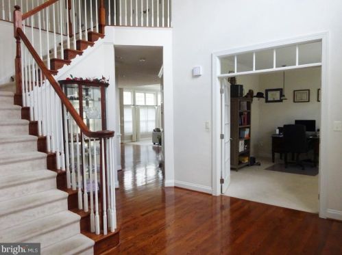 8046 Winstead Manor Ln, Lorton, VA 22079-1143
