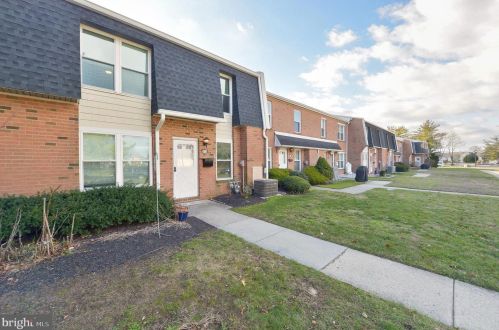 3015 Harbour Dr, Palmyra NJ  08065-2205 exterior