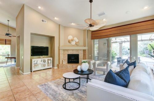 1000 Souza Dr, Folsom CA  95762-7550 exterior