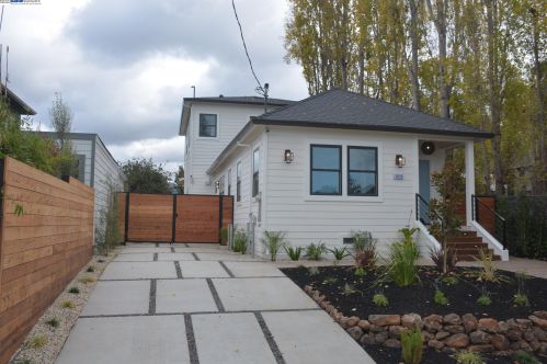 5926 Dover St, Oakland CA  94609-1426 exterior