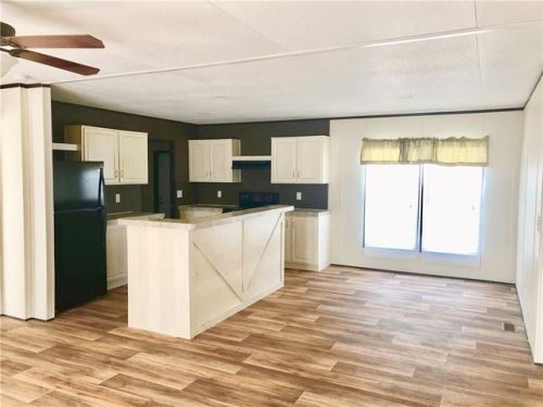 1516 Sheri Ln, Azle, TX 76020-4523