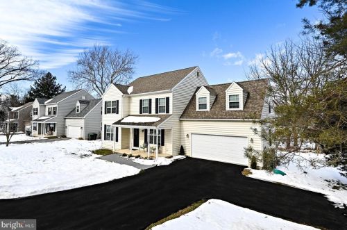 3237 Walnut St, Downingtown, PA 19335-2058