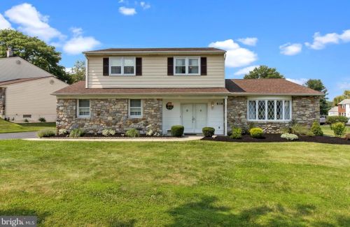 118 Lark Dr, Southampton, PA 18966-1971
