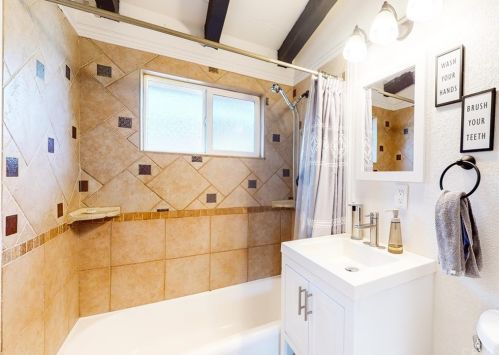 7076 Newbury Ave, San Bernardino CA  92404-6441 exterior