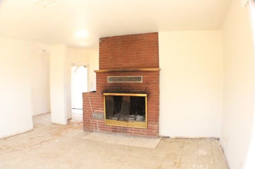 18140 Avenue, Lancaster CA  93535-7327 exterior