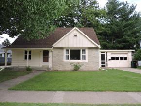 913 Berlin St, Waupaca WI  54981-1830 exterior
