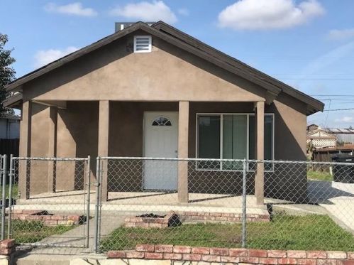2861 Ward Ave, Riverbank, CA 95367-2762