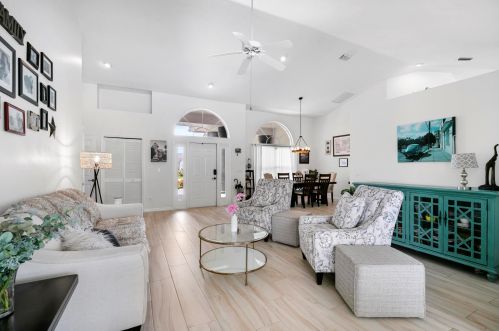 196 Palmetto Dunes Cir, Naples FL  34113-7554 exterior