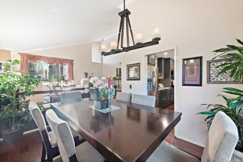 2 Emperor, Irvine CA 92604-1918 exterior