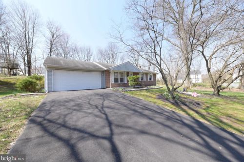 1523 Heather Pl, Pottstown, PA 19464-1724
