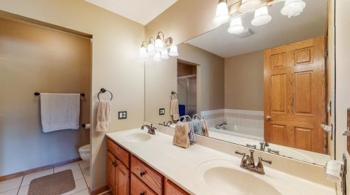1922 Cherry St, Red Wing MN  55066-3557 exterior