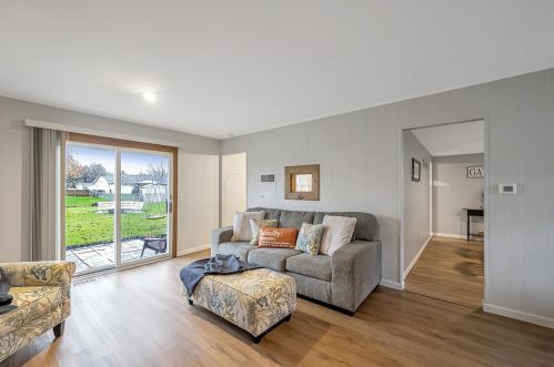 1055 Champagne Dr, Marion OH  43302-6626 exterior