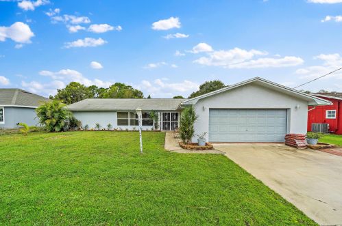 5211 Birch Dr, Fort Pierce, FL 34982-3823