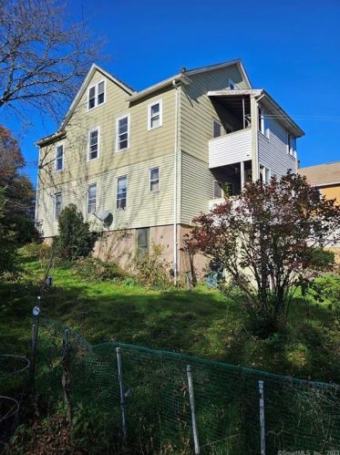 97 Carlton St, New Britain, CT 06053-3103