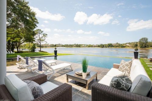 427 Ridge Ct, Naples, FL 34108-2602