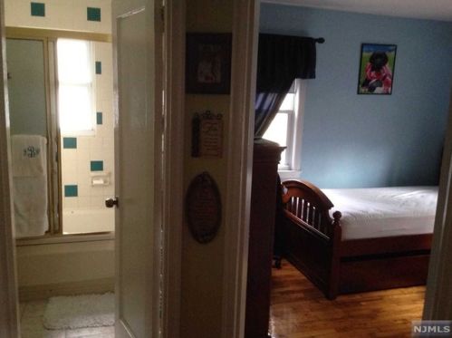 355 Gilbert St, Ridgewood, NJ 07450-5115