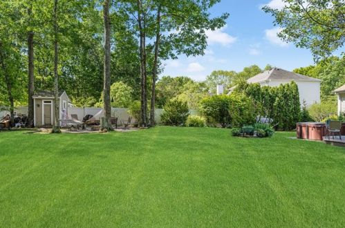 43 Ginger Trl, Coventry RI 02816-8262 exterior