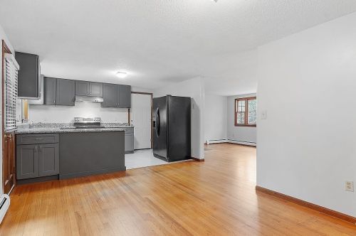 28 Phillipswood Rd, Sandown NH  03873-2427 exterior