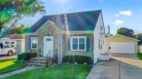 719 Thrush St, Green Bay, WI 54303-4327