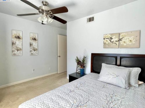 74 Ravenswood Ct, Oakley CA  94561-3062 exterior