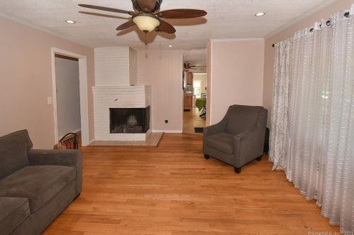 47 Alice Dr, Manchester, CT 06042-3427