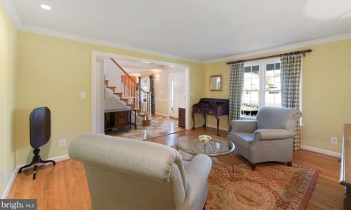 1802 Pimmit Dr, Falls Church VA  22043-1114 exterior