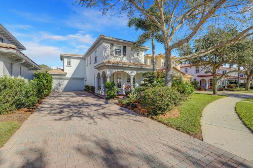 661 Castle Dr, West Palm Beach, FL 33410-1551