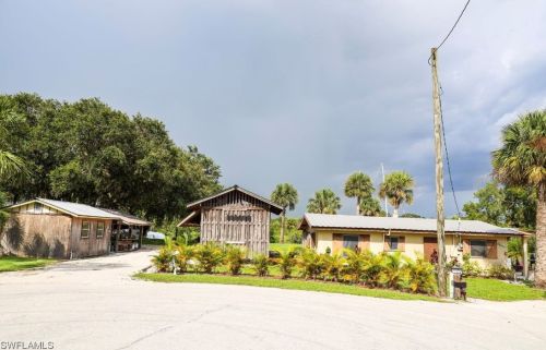 1172 Dolphin Ln, Moore Haven, FL 33471-5612