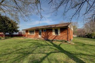 102 Rebecca Ln, Clarksville, TN 37042-4052